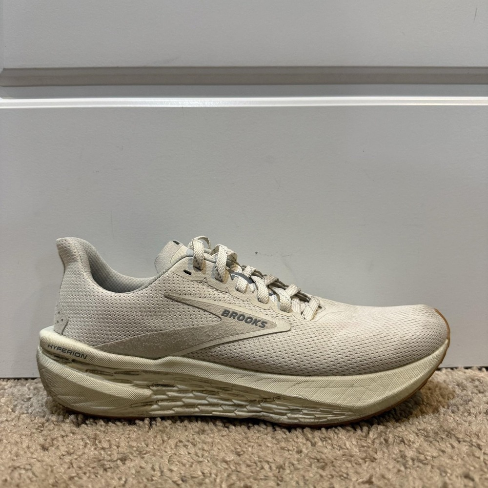 Brooks Hyperion Max Womens 7.5B White Running Cushioned Sneakers 1204211B124